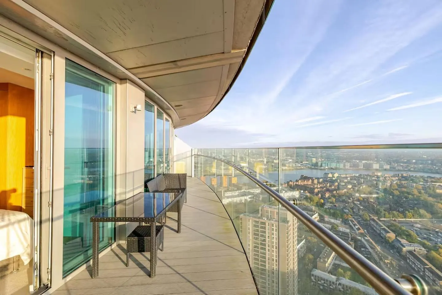 Luxurious Canary Wharf Aptartment - Outstanding City View! London Lägenhet